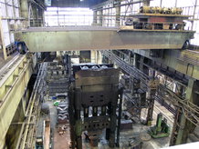 Prozess-Brückenkran in einem Stahlwerk